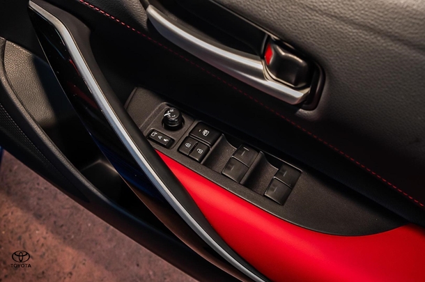 2024 TOYOTA Corolla Hatch Hybrid ZR image 20