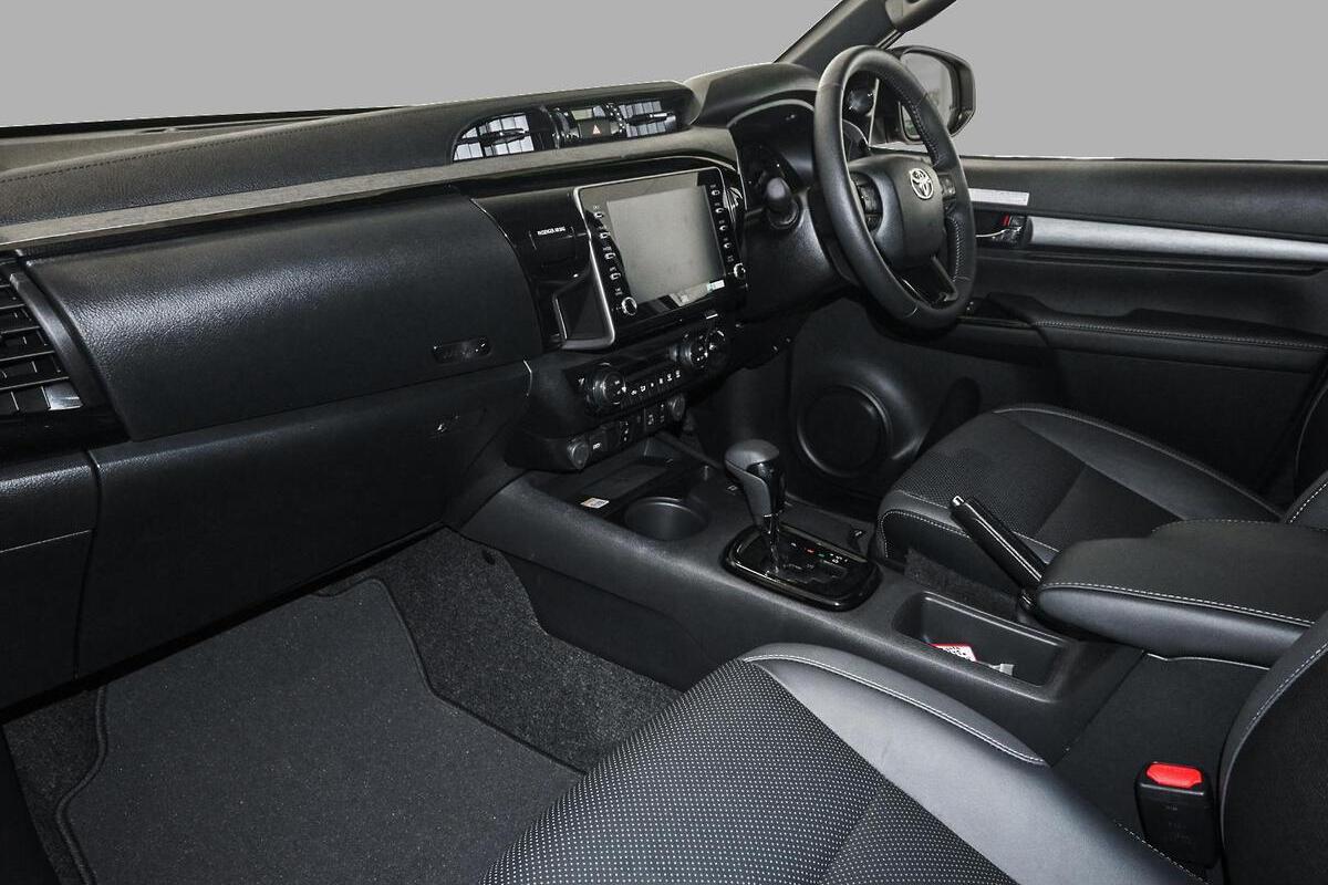 2024 Toyota Hilux Rogue 48V Auto 4x4 Double Cab image 7
