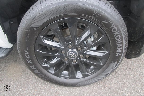 2024 Toyota Prado VX image 28