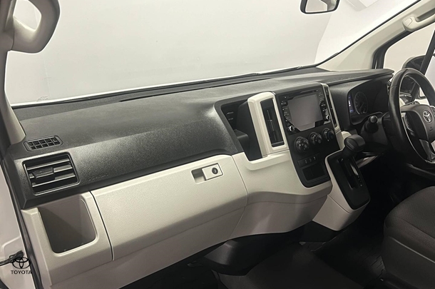 2020 Toyota Hiace LWB image 16
