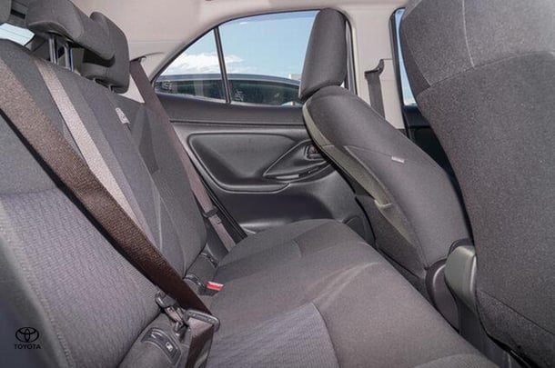 2022 Toyota Yaris Cross Hybrid GX image 8