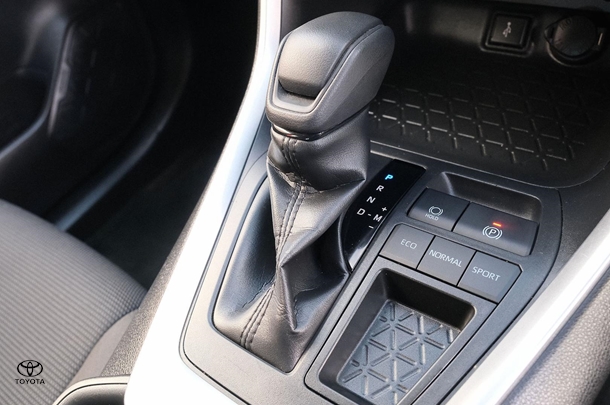 2022 Toyota RAV4 GX-2WD image 17