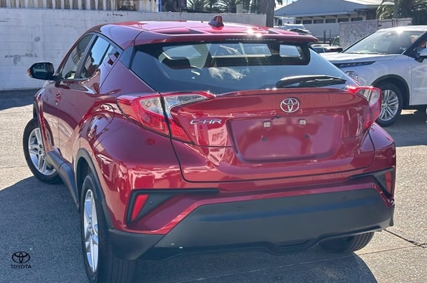 2023 Toyota C-HR GXL-2WD image 2