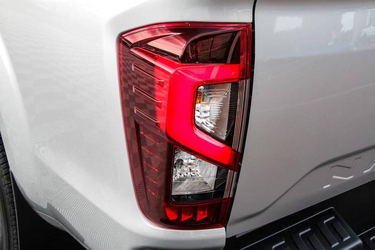 2024 Nissan Navara ST D23 Manual 4x4 MY24 Dual Cab image 7