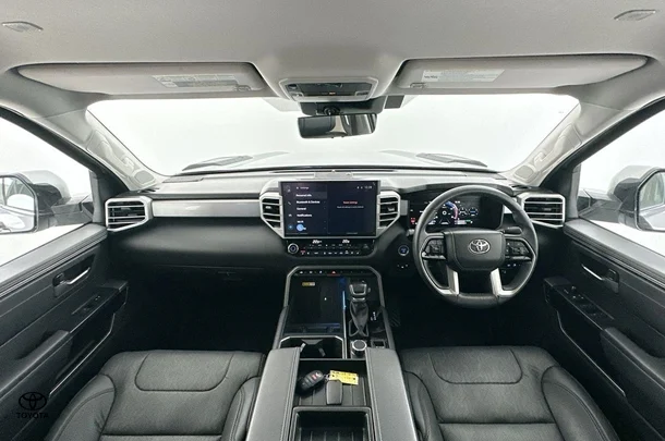 2023 Toyota Tundra Limited image 2