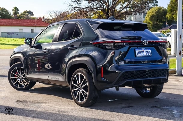 2022 Toyota Yaris Cross Hybrid GR Sport image 2