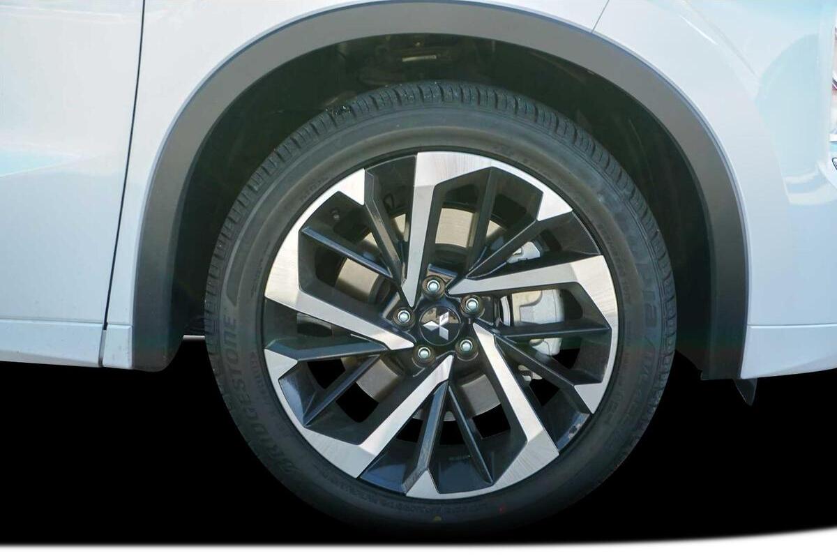 2024 Mitsubishi Outlander PHEV Exceed Tourer ZM Auto AWD MY24 image 10