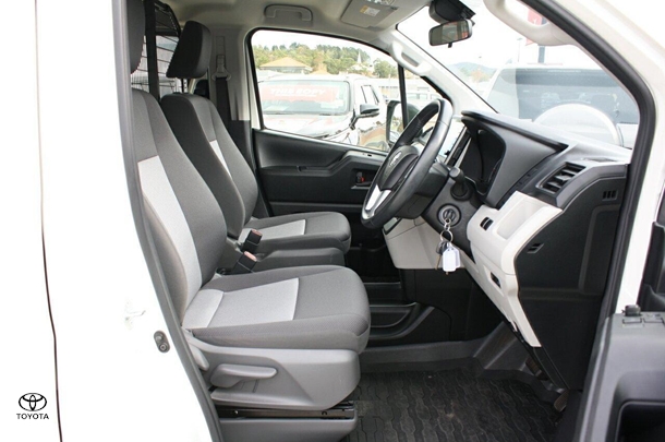 2020 Toyota Hiace LWB image 19