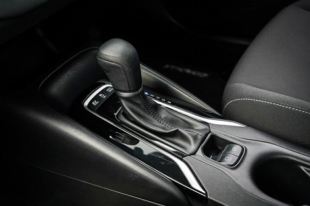 2024 Toyota Corolla Hatch Hybrid Ascent Sport image 24