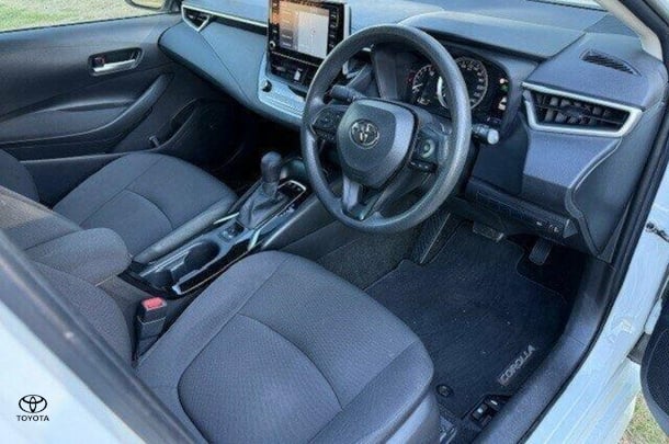 2021 Toyota Corolla Sedan Hybrid Ascent Sport image 13