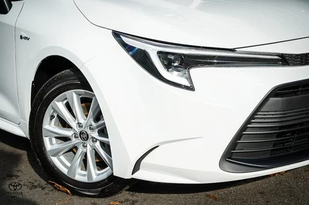 2024 Toyota Corolla Sedan Hybrid Ascent Sport image 2