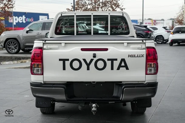 2019 Toyota HILUX Workmate image 5