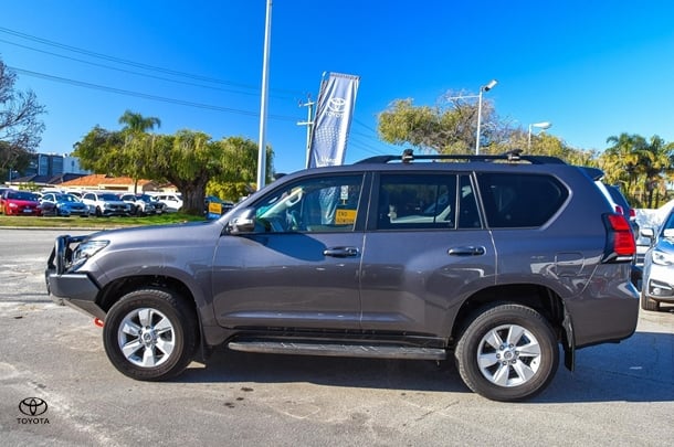 2022 Toyota Prado GXL image 4