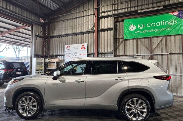 2024 Toyota Kluger Hybrid AWD GRANDE image 6