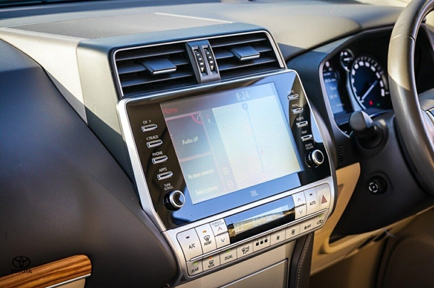 2022 Toyota Prado VX image 25