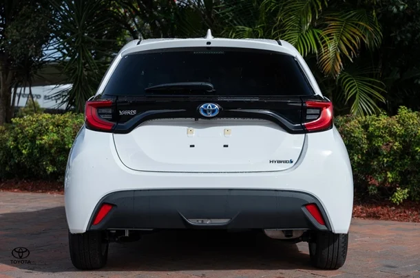 2021 TOYOTA Yaris Hybrid SX image 5