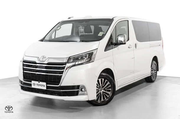 2022 Toyota Granvia Standard image 3