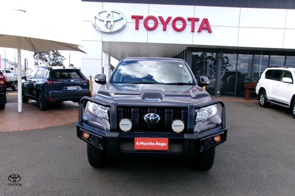 2020 Toyota Prado GX image 2