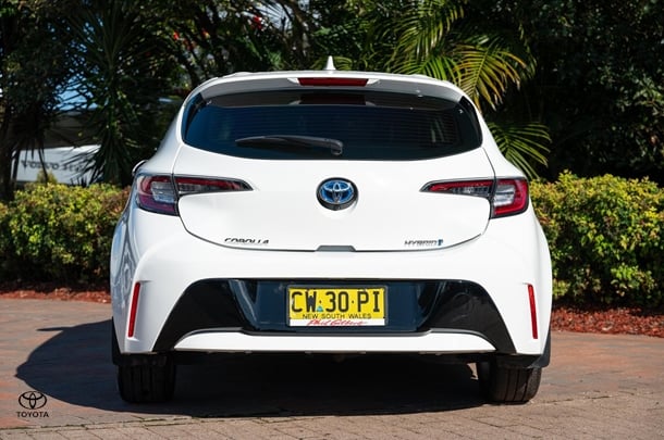 2019 TOYOTA Corolla Hatch Hybrid Ascent Sport image 5