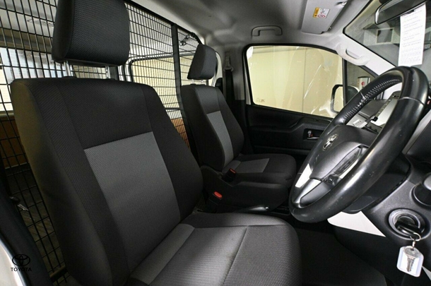 2019 Toyota Hiace LWB image 10