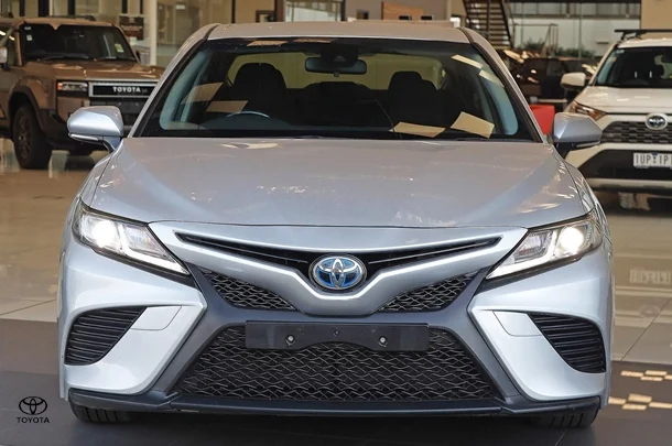2018 Toyota Camry Hybrid Ascent Sport image 3