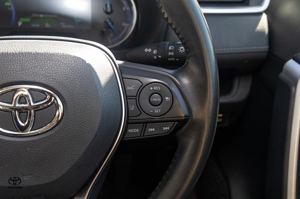 2023 Toyota Rav4 Hybrid GX-2WD image 12