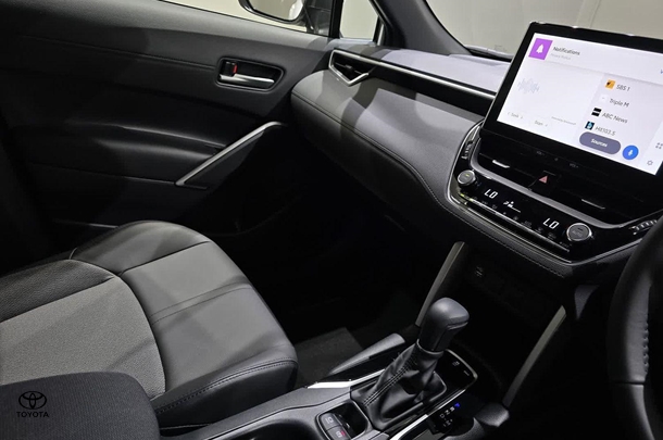 2023 Toyota Corolla Cross Petrol GXL image 24