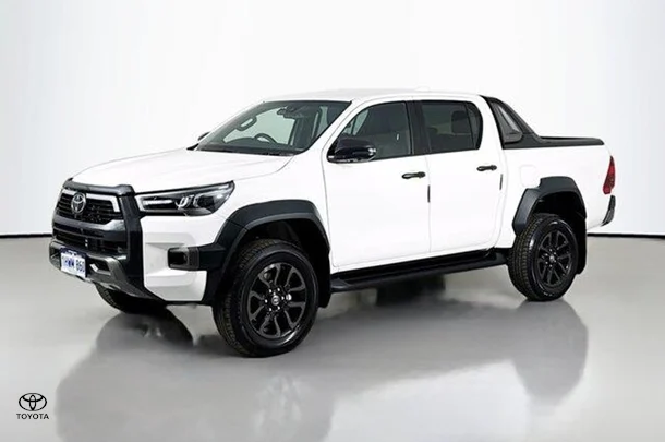 2022 Toyota Hilux Rogue image 4