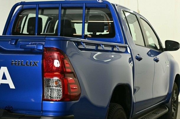 2023 Toyota Hilux SR image 20