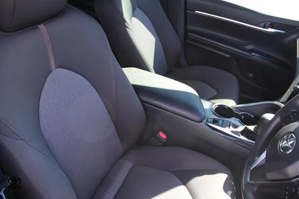 2020 Toyota Camry Ascent image 18