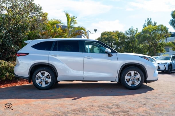 2024 TOYOTA Kluger Hybrid GX AWD image 3