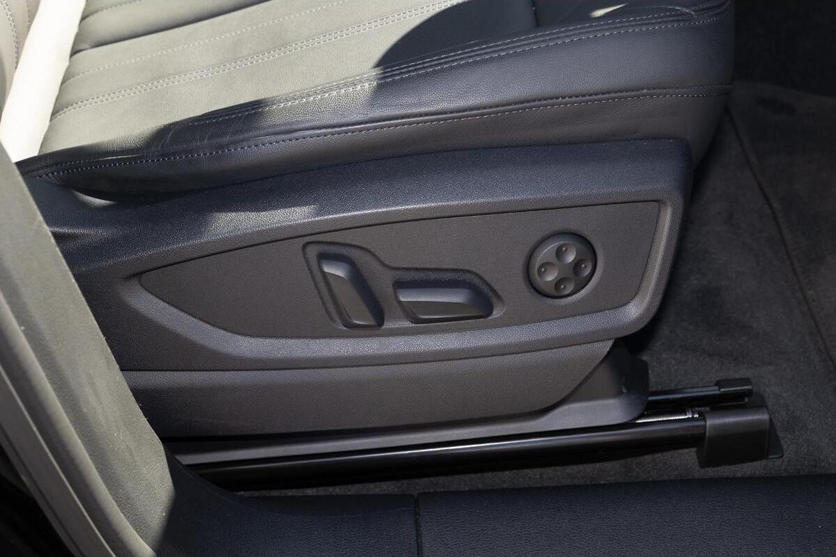 2025 Audi Q5 35 TDI Auto MY25 image 15