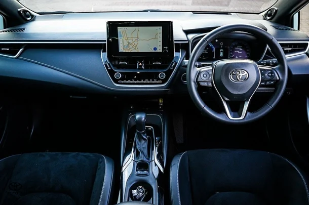 2023 Toyota Corolla Hatch Hybrid ZR image 11