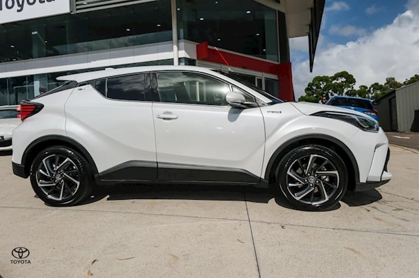 2023 Toyota C-HR Hybrid Koba 2WD image 4