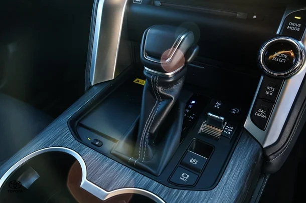 2023 Toyota Landcruiser GR-S image 19