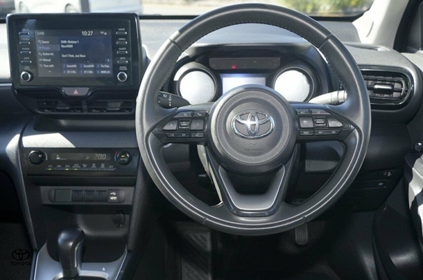 2021 Toyota Yaris Cross Hybrid GX image 7