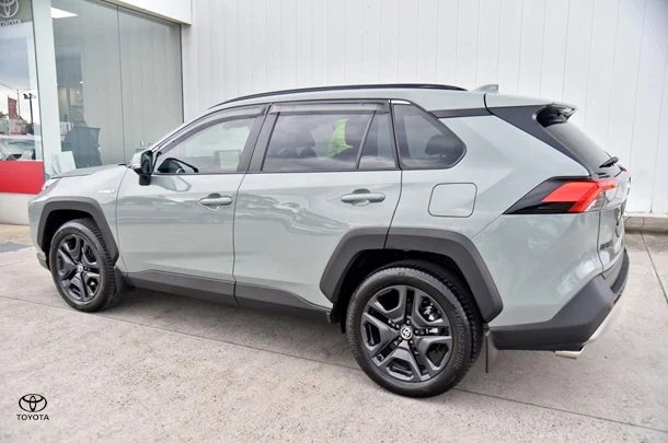 2024 Toyota RAV4 Hybrid Edge AWD image 7