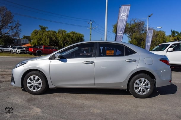 2018 Toyota Corolla Sedan Ascent image 4