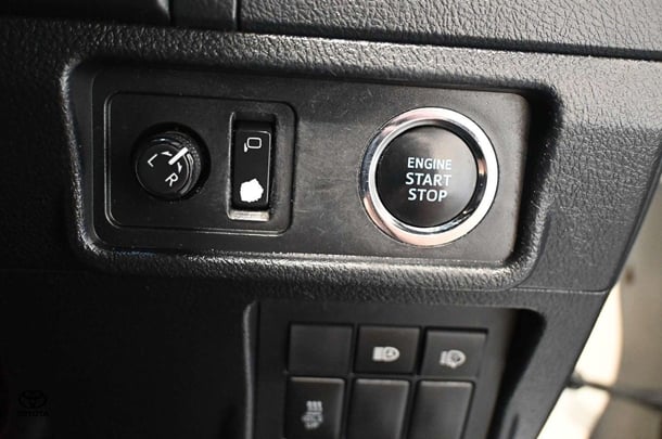 2020 Toyota Prado GXL image 16