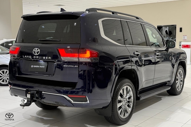 2024 Toyota Landcruiser Sahara ZX image 10