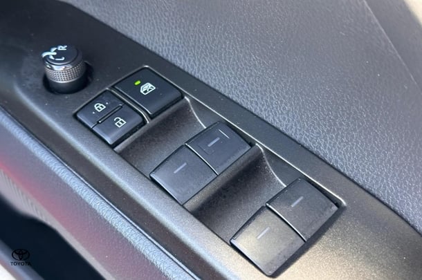 2023 Toyota Camry Hybrid Ascent image 14