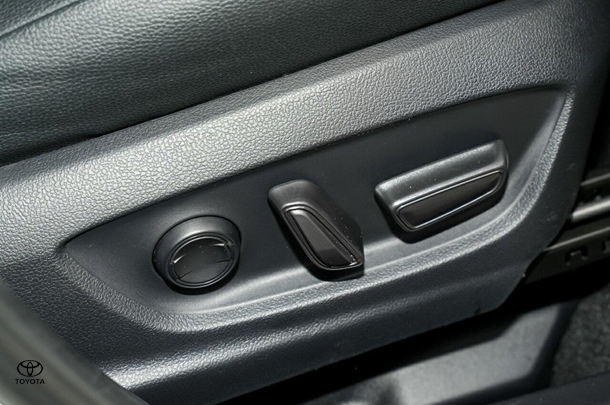 2024 Toyota C-HR Hybrid Koba 2WD image 21