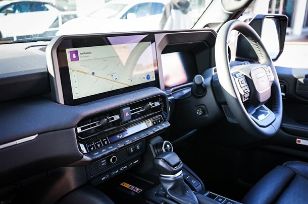2024 Toyota Prado Kakadu image 25