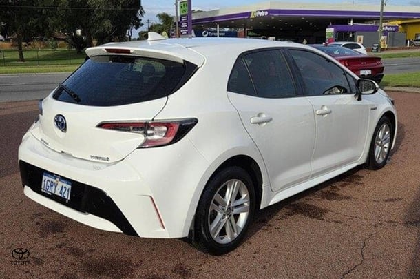 2018 Toyota Corolla Hatch Hybrid Ascent Sport image 4