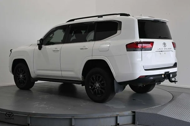 2022 Toyota Landcruiser VX image 7