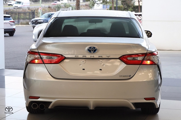 2018 Toyota Camry Hybrid Ascent Sport image 4