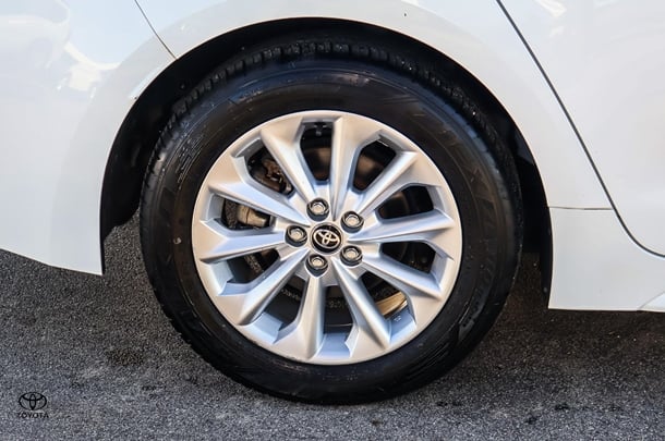 2022 Toyota Corolla Sedan Hybrid Ascent Sport image 12