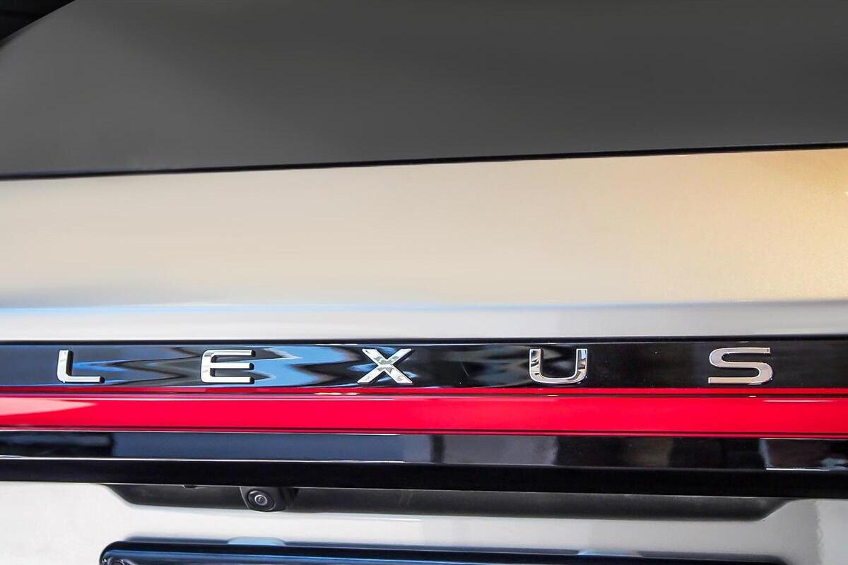 2024 Lexus RX RX350h Luxury Auto 2WD image 8