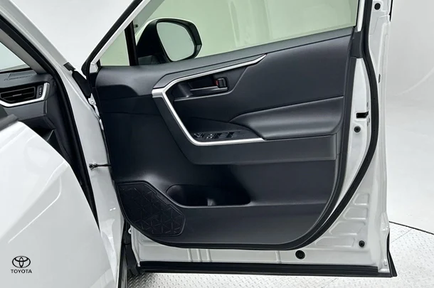 2021 Toyota RAV4 Hybrid GX AWD image 19