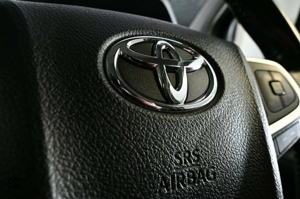 2019 Toyota Hiace LWB image 14